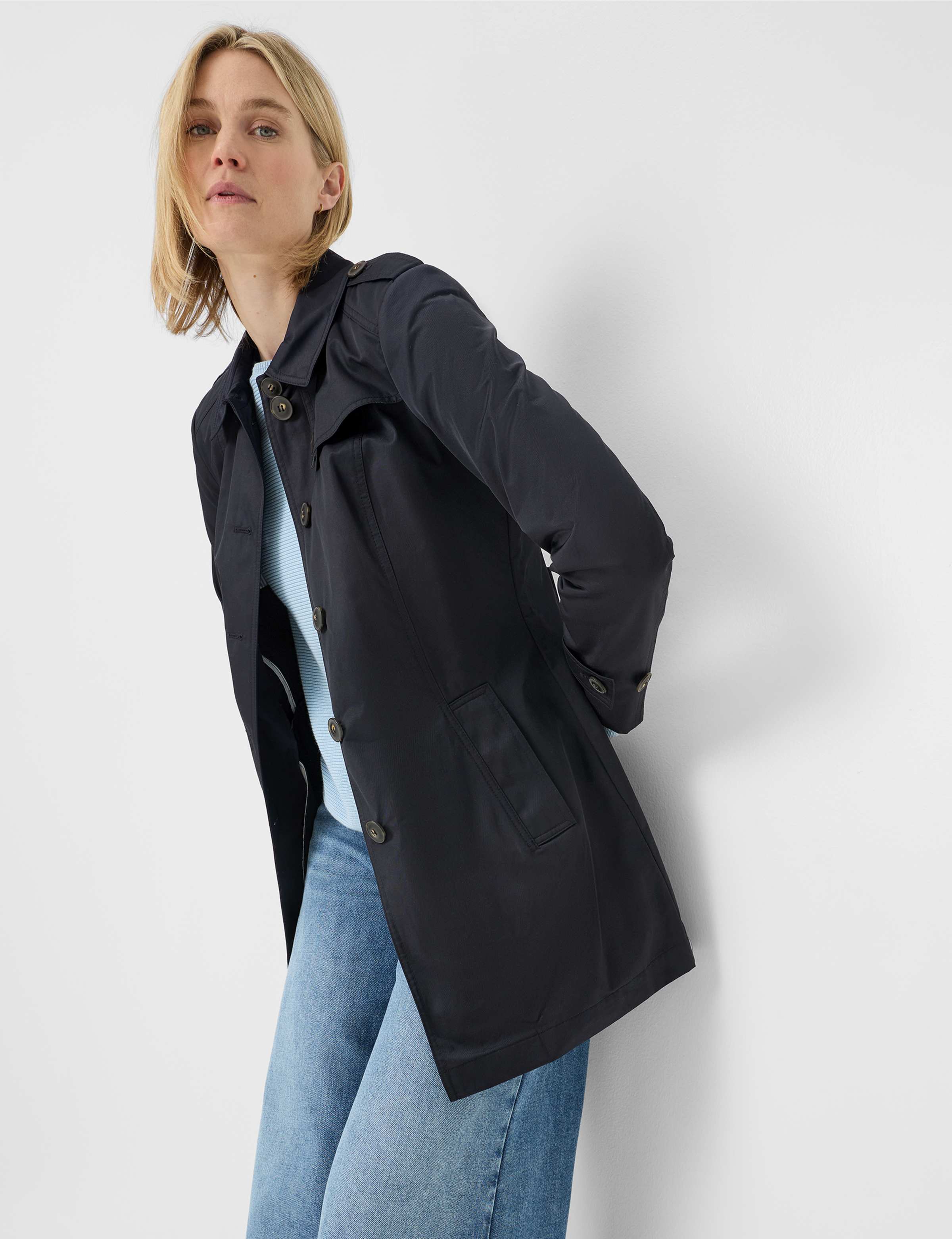 Trenchcoat Oxford - Image 19
